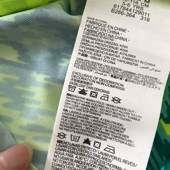 Nike dri fit girls athletic shirt - Picture 6 of 6